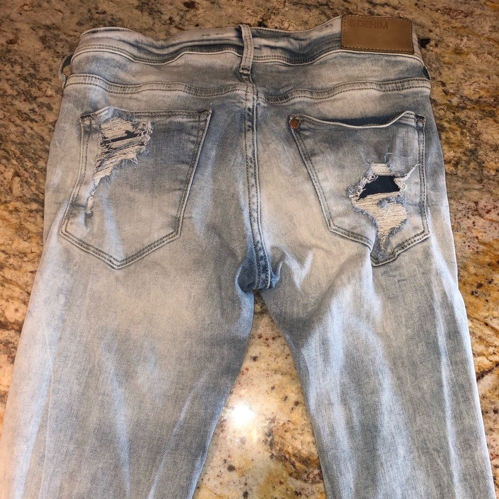 Ripped Jeans - Picture 5 of 6